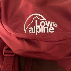 LIKE NEW - LOWE ALPINE - Women’s Hiking Backpack with AirZone - Trail ND33L